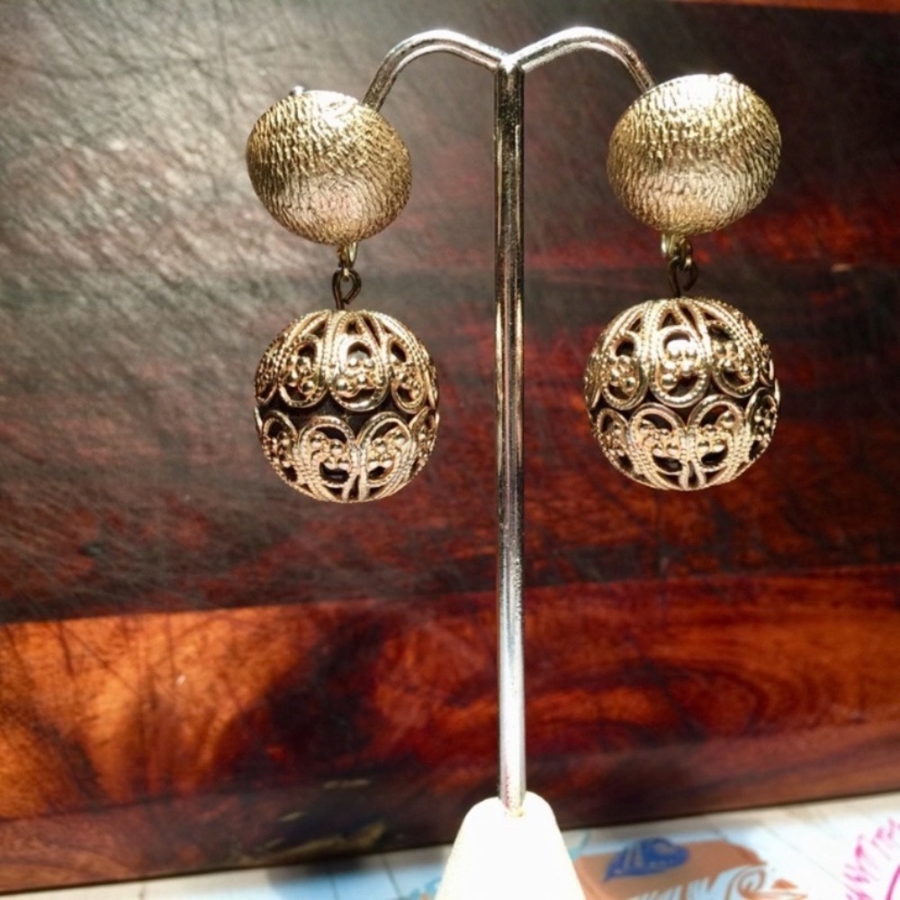 Vintage Signed Filigree Clip Earrings